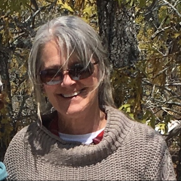 Meet your Posher, Sue - Picture 2 of 8